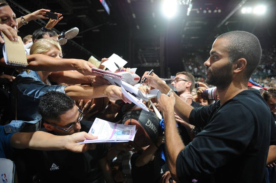 Venerd sara San Antonio per il media day degli Spurs che inaugura la stagione 2014-15. Intanto Tony Parker domenica ha salutato i suoi tifosi francesi con un match benefico a Montpellier. Afp